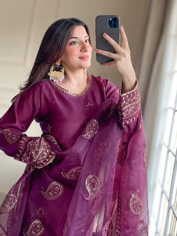 TLC-011_-_Laal_ClothingID-_LMC1224Eid_inspo_ft._laalclothing_official_ca_ootd_ootdfashion_oo_1000x